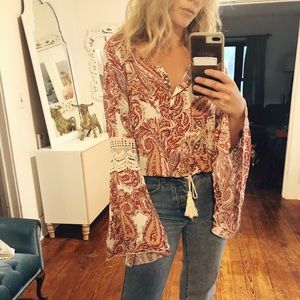 Flare sleeved paisley top